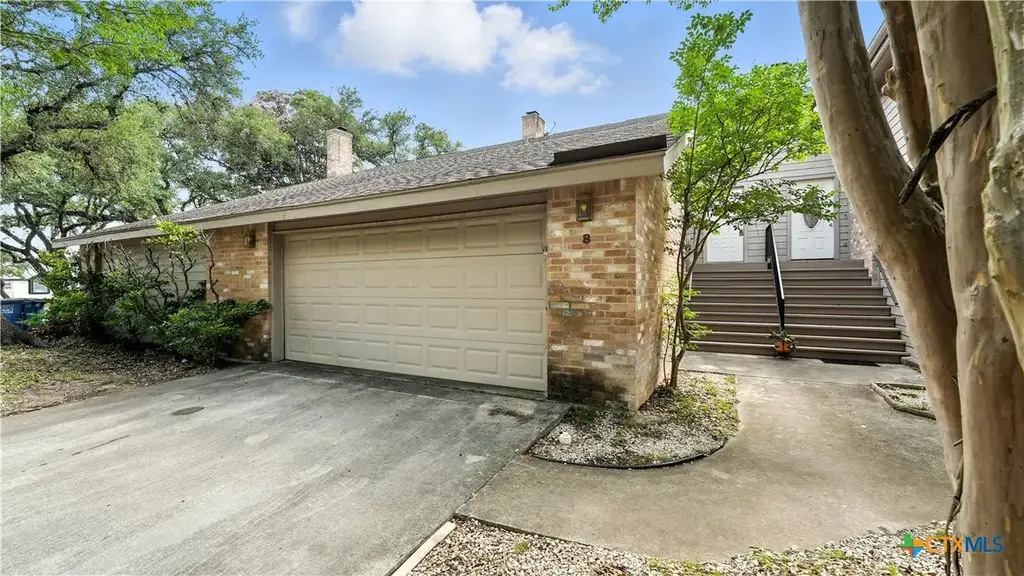 8 Oak Villa Road, Canyon Lake
