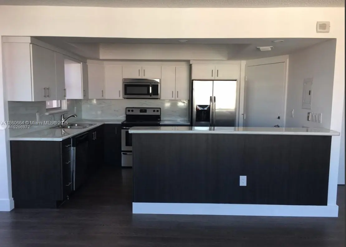 Photo of Listing #A11860664