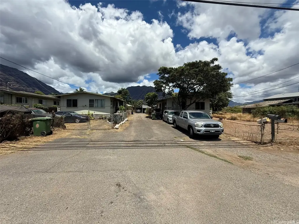 84-904 Farrington Highway, Waianae