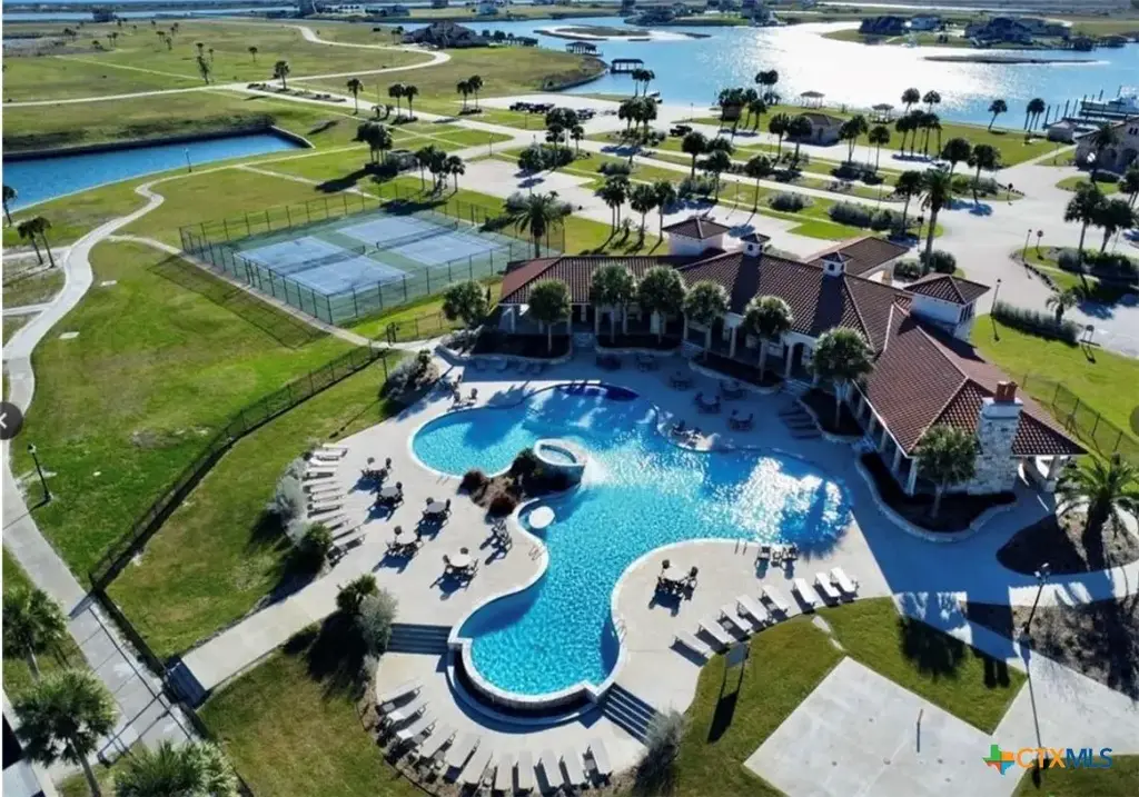 263 W Burgundy, Port O'Connor
