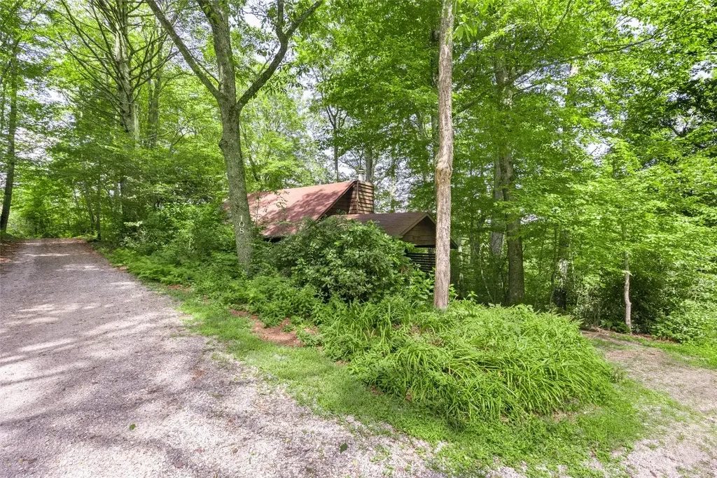 108 Mac Lake Road, Glenville