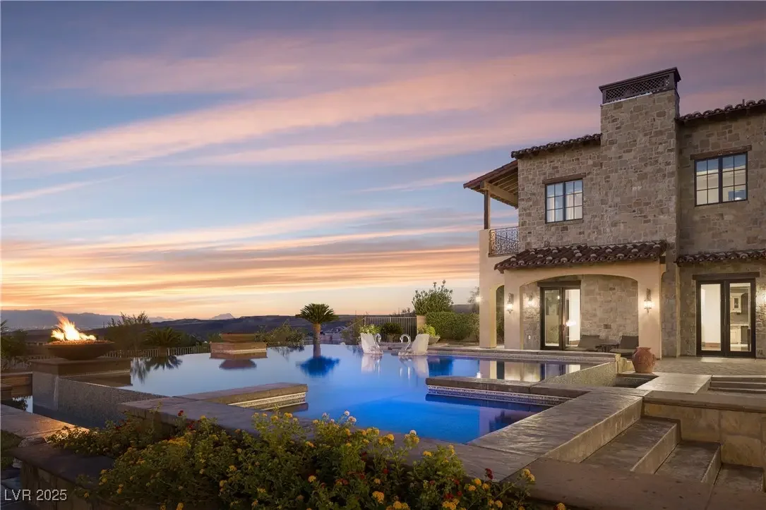 Photo of Listing #2711104