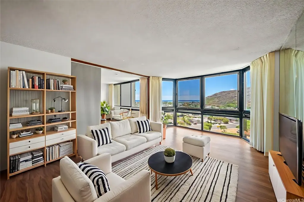 521 Hahaione Street # 12j, Honolulu