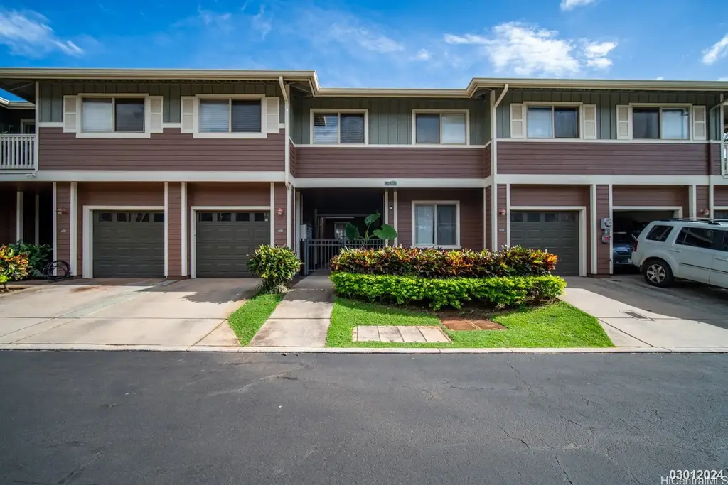 92-1121 Panana Street # 206, Kapolei