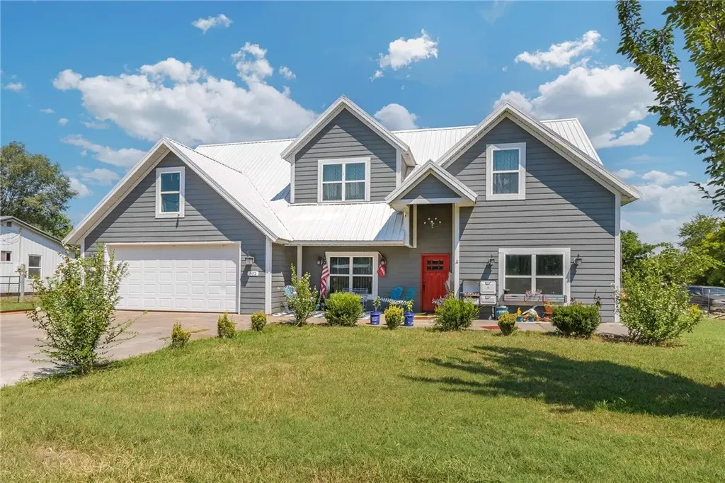 302 Fulton Street, Gentry