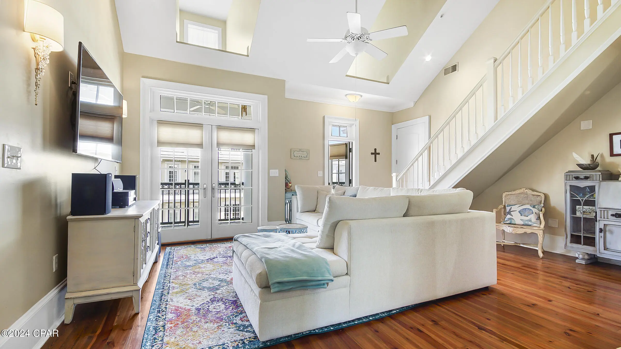 Photo of Listing #755348