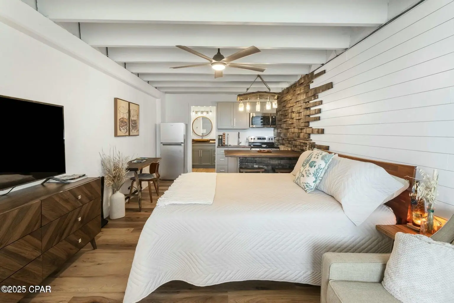 Photo of Listing #777744