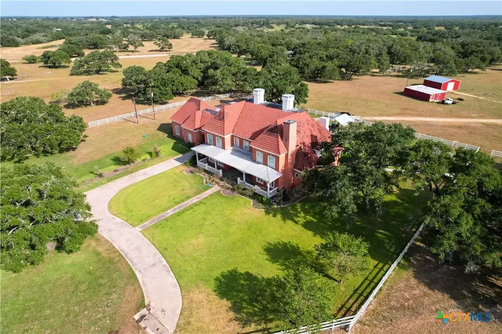 603 Cr 438 Road, Yoakum