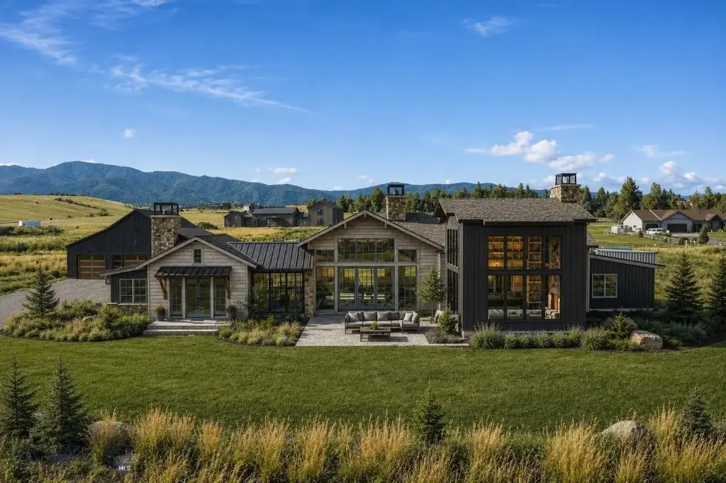 101 Painted Ridge, Bozeman