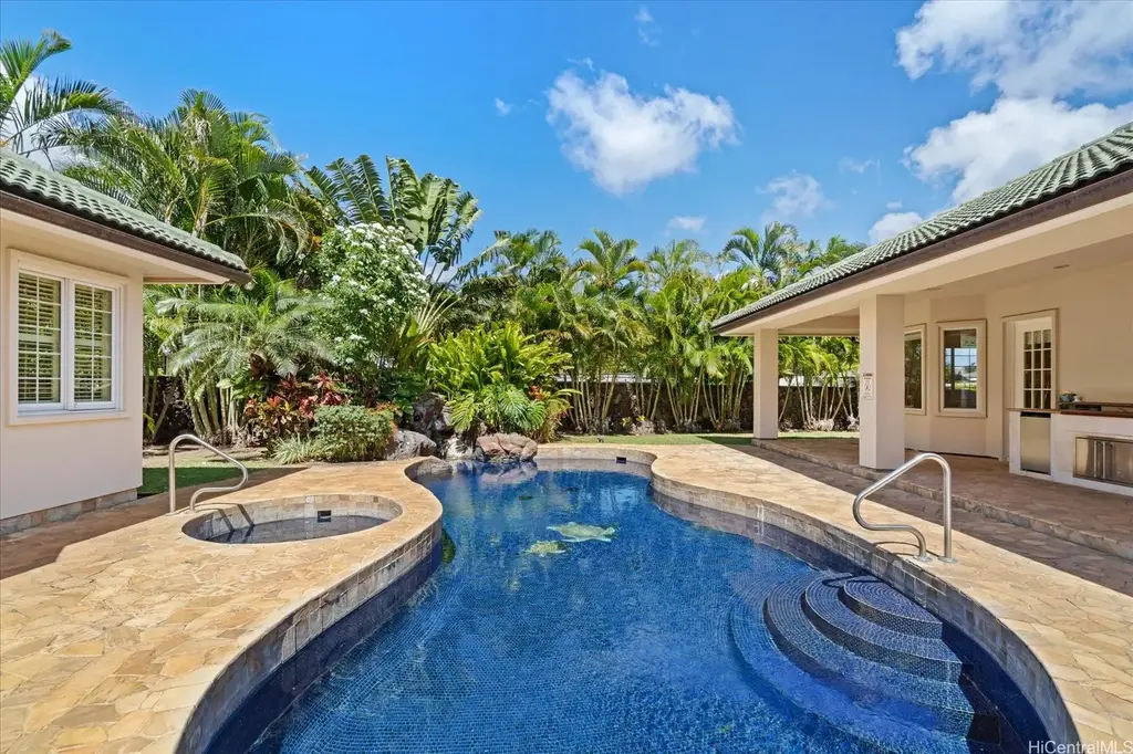 626 W Hind Drive, Honolulu