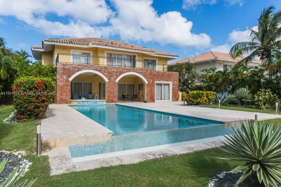 Photo of Listing #A11861916