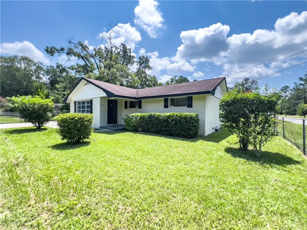 1312 E Plum Street, Jesup