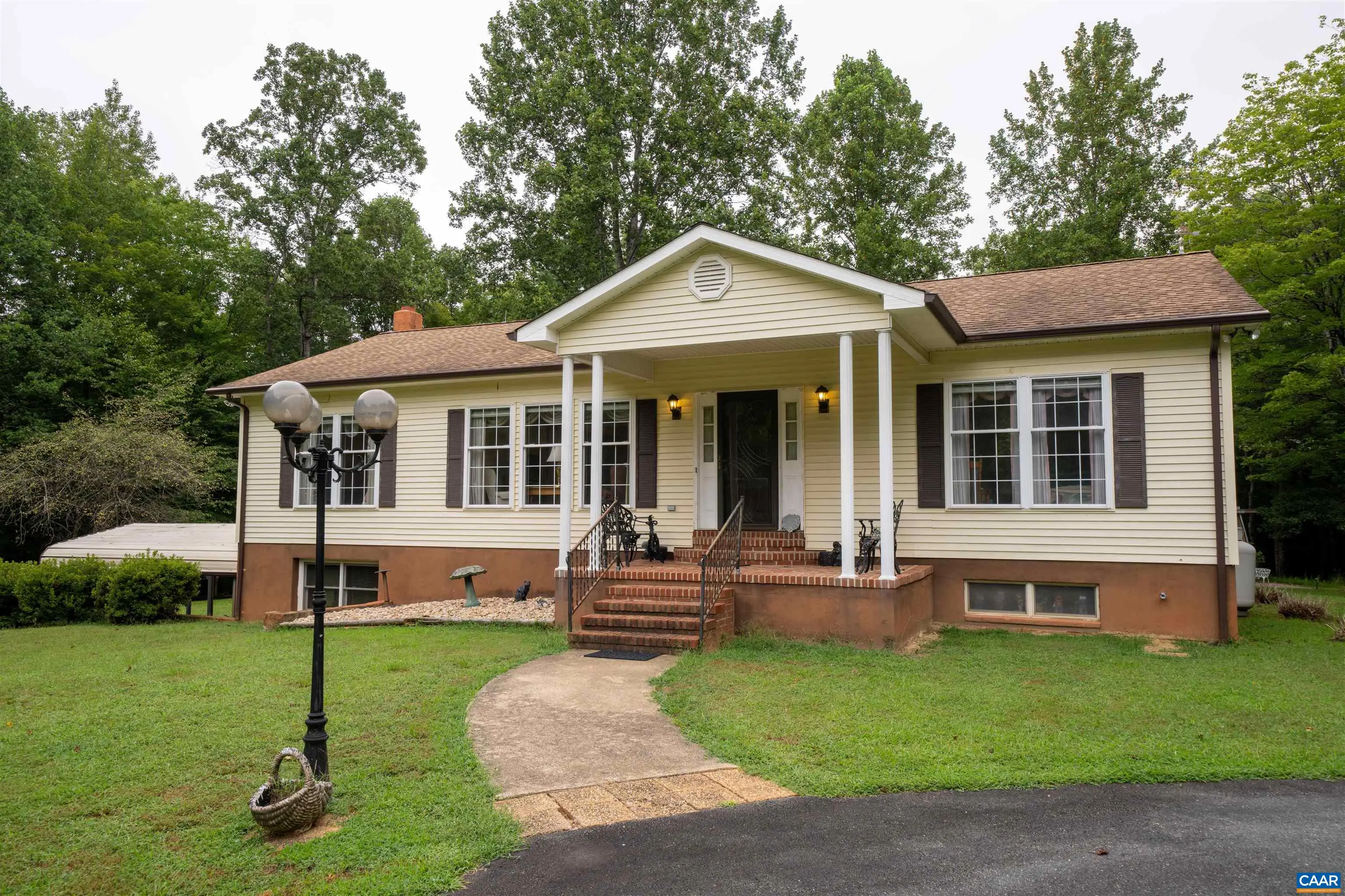 842 Poindexter Rd, Louisa