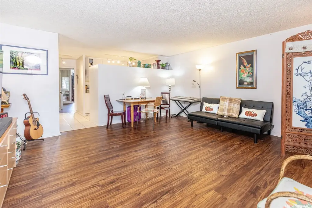 425 Ena Road # 906b, Honolulu
