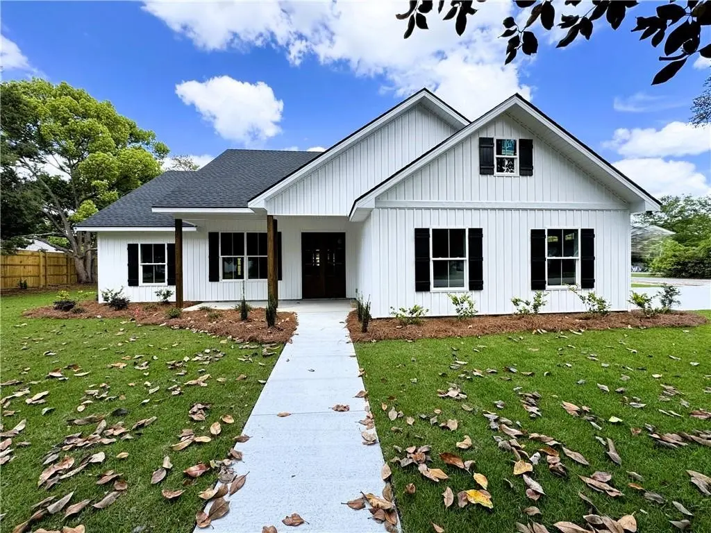 675 E Cherry Street, Jesup