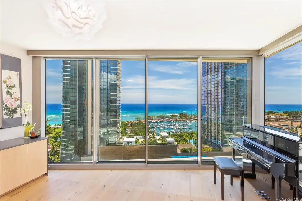 1001 Queen Street # 1801, Honolulu