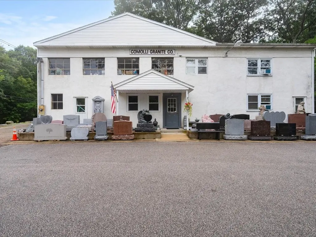 4 Chase Hill Rd, Hopkinton