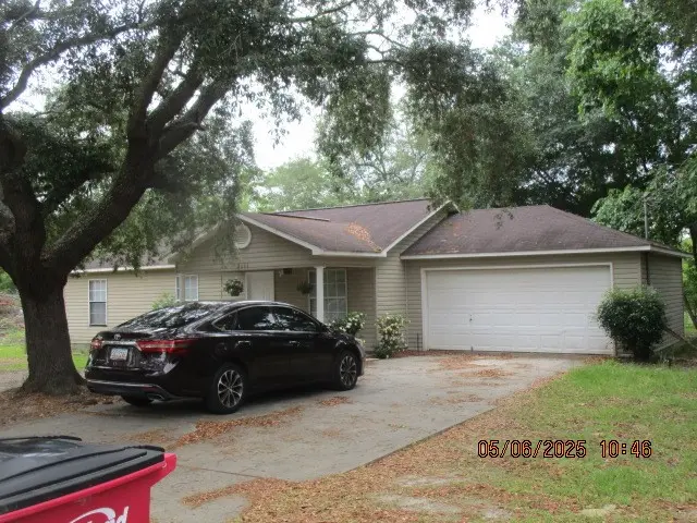 2111 Screven Avenue, Blackshear