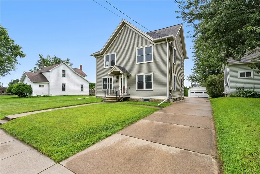 271 W Hudson Street, Mondovi