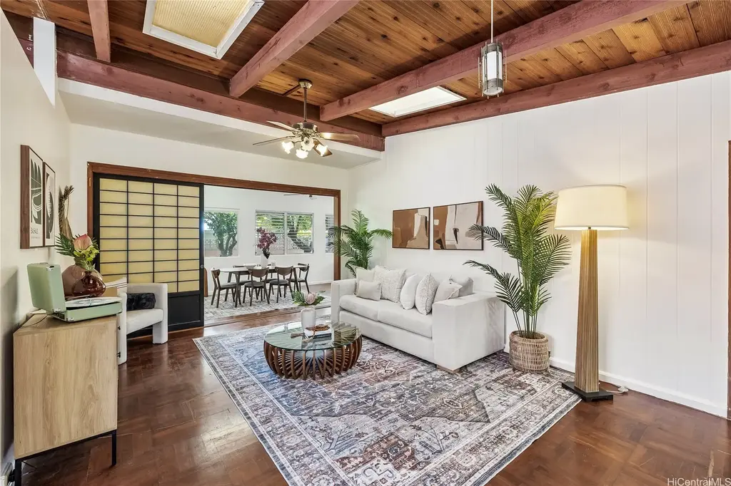 1335 Maalahi Street, Honolulu