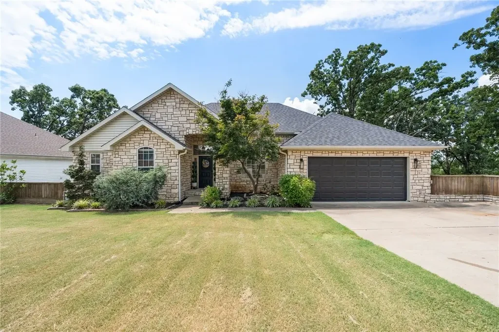 1204 Breckenridge Drive, Van Buren