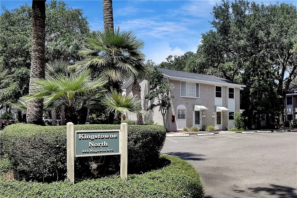 425 Magnolia Avenue C, St Simons Island