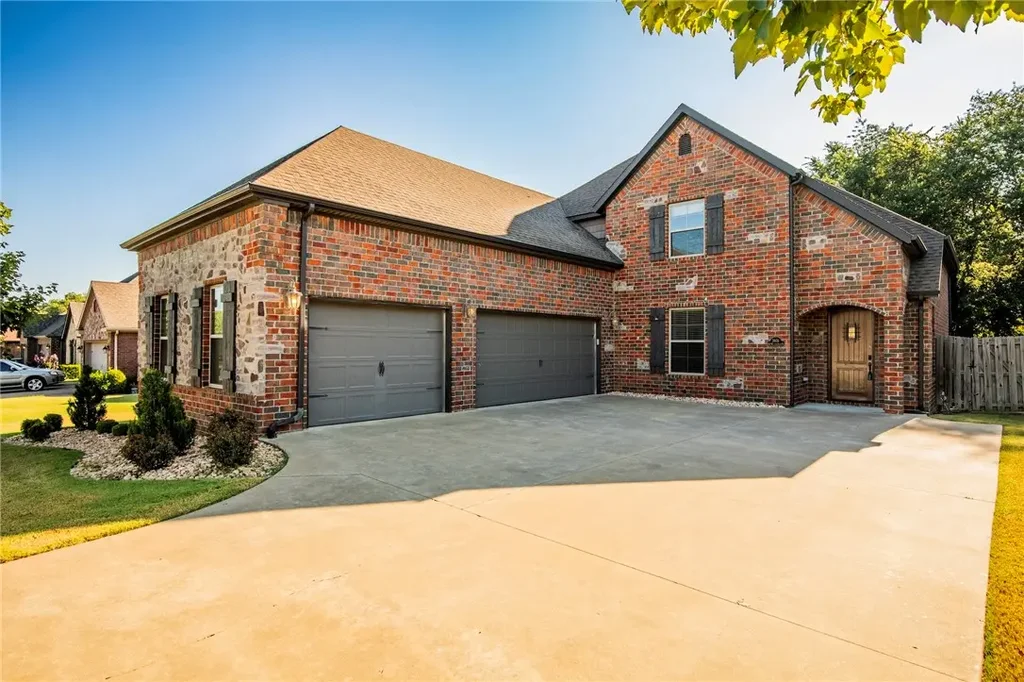 3601 Sw Willowbrook Road, Bentonville