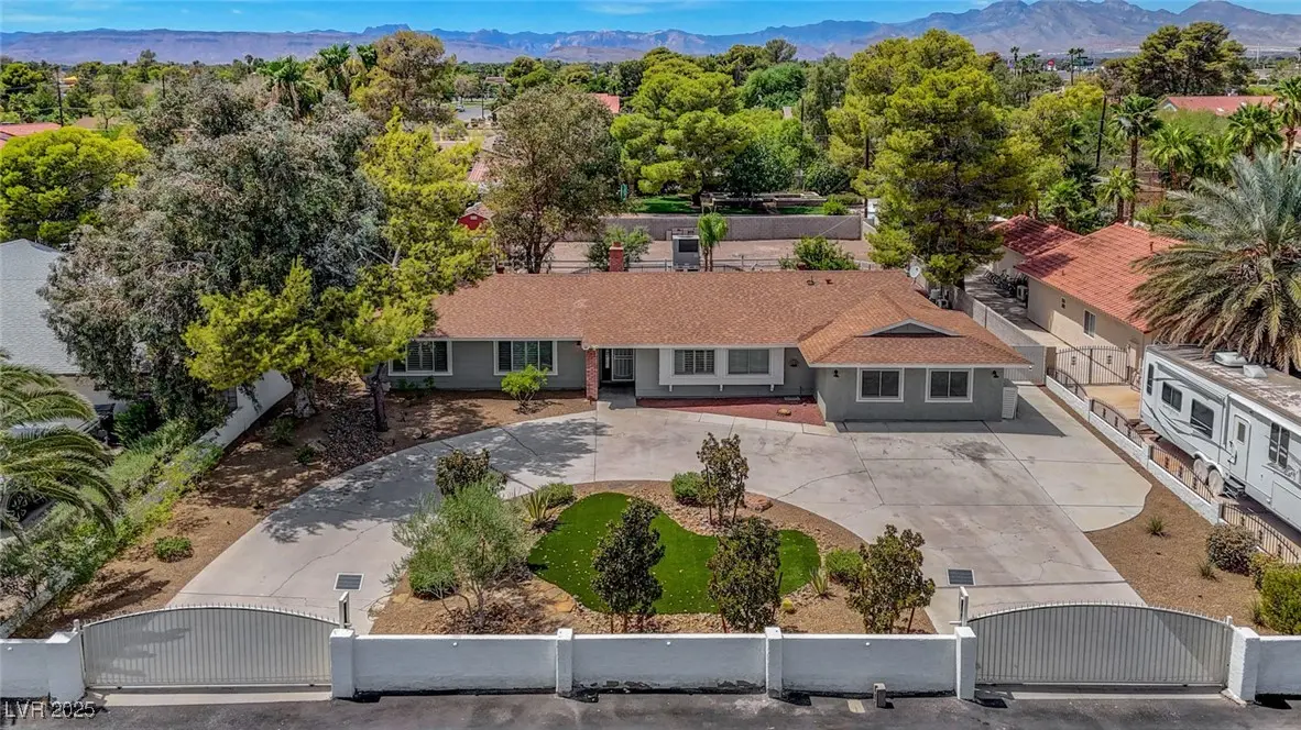 Photo of Listing #2711312