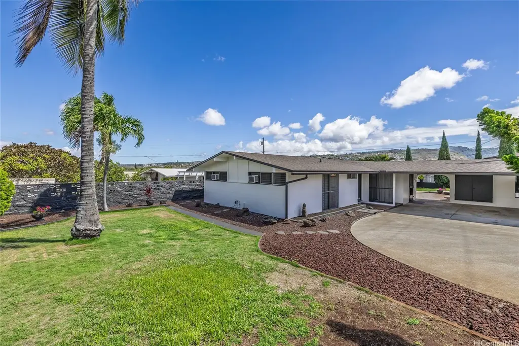1588 Haloa Drive, Honolulu