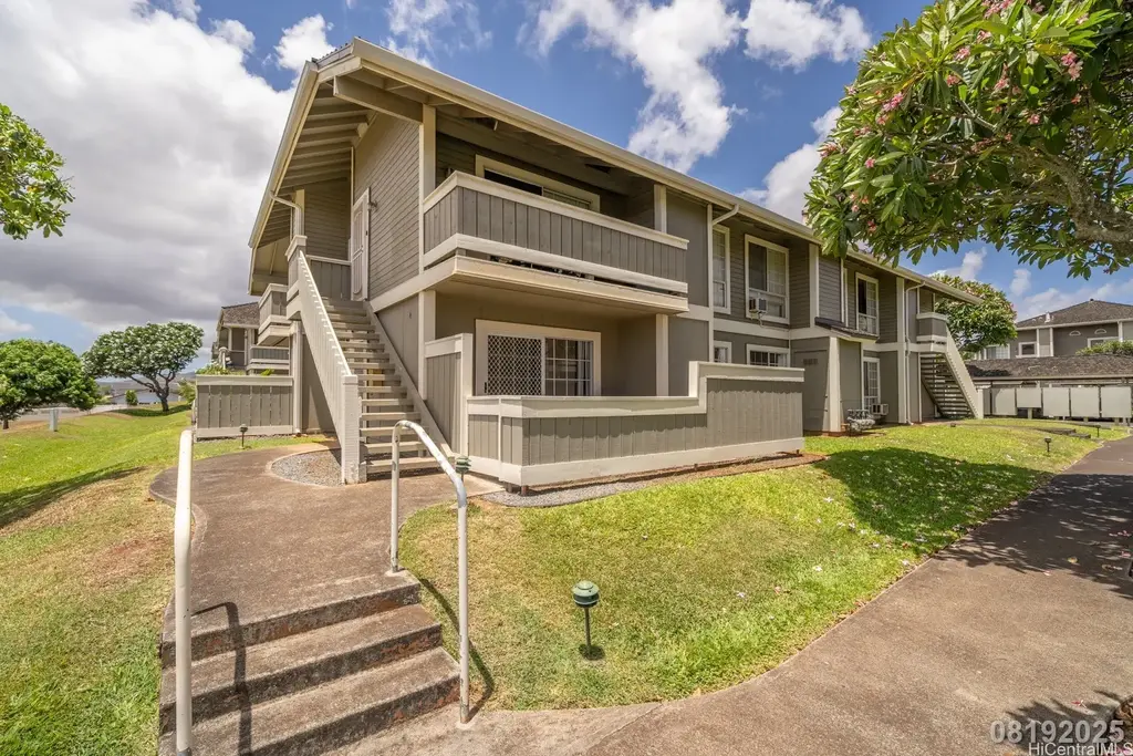 94-1390 Kulewa Loop # 42d, Waipahu