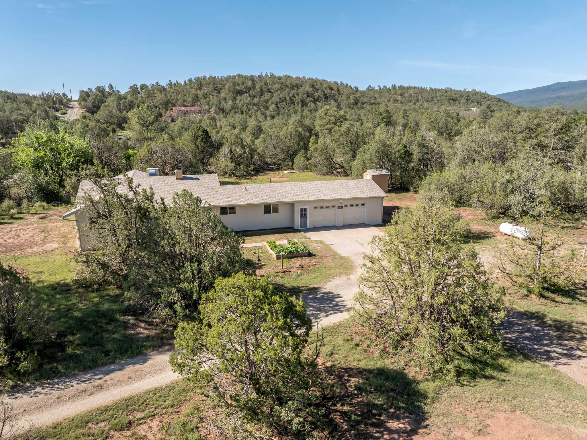 16 Meadowlark Lane, Sandia Park