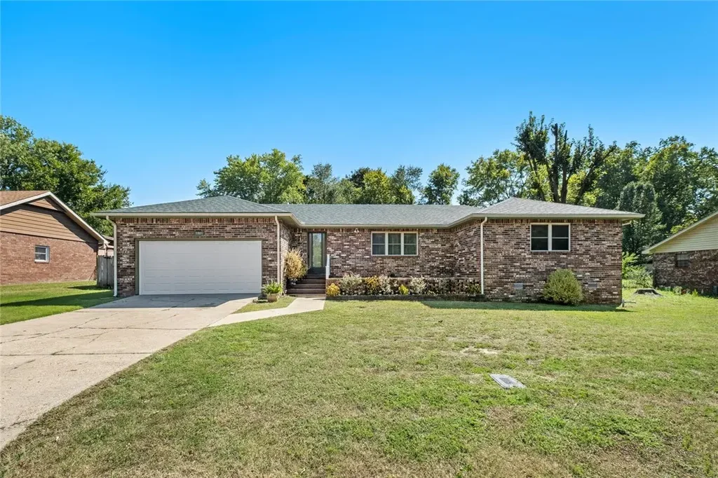 1001 Alma Avenue, Berryville