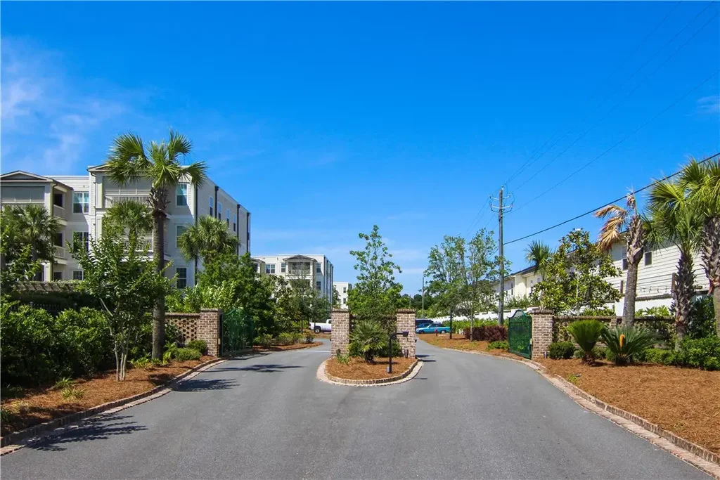 105 Gascoigne Avenue 102, St Simons Island