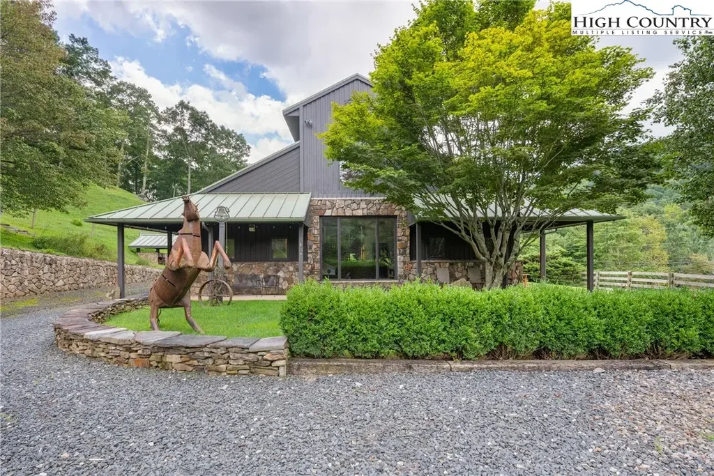 3760 Bald Mountain Road, West Jefferson