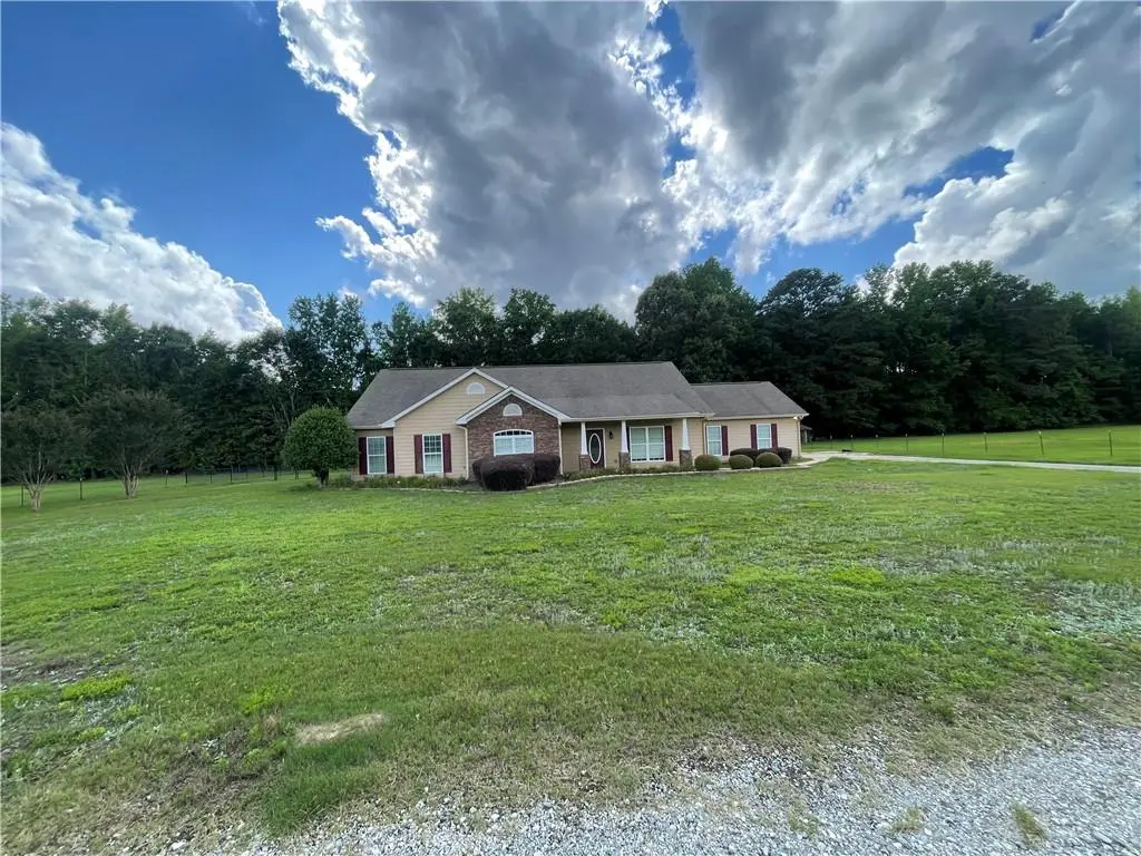12 Diamond Road, Opelika
