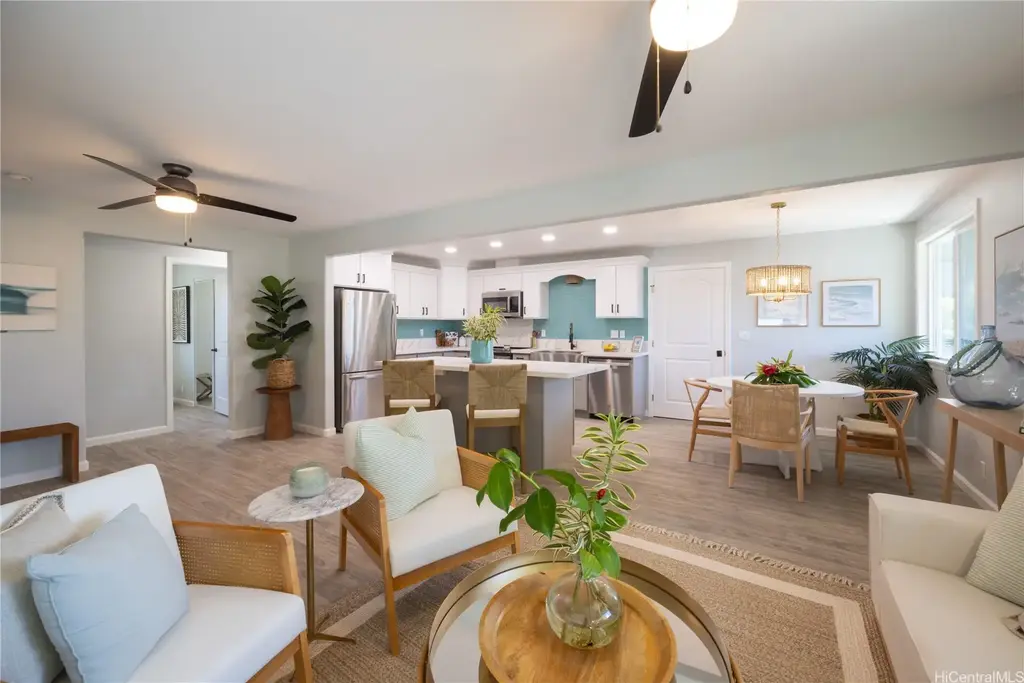 561 Kawainui Street # B, Kailua
