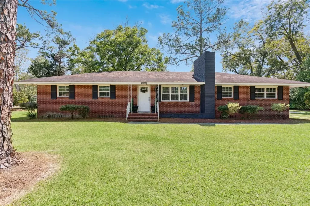 3070 Central Avenue, Waycross