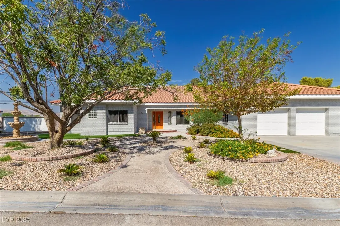 Photo of Listing #2711031