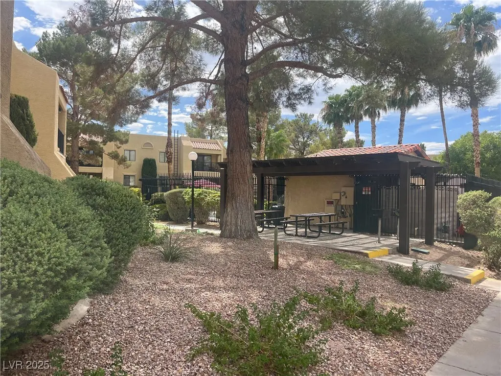 Photo of Listing #2712791