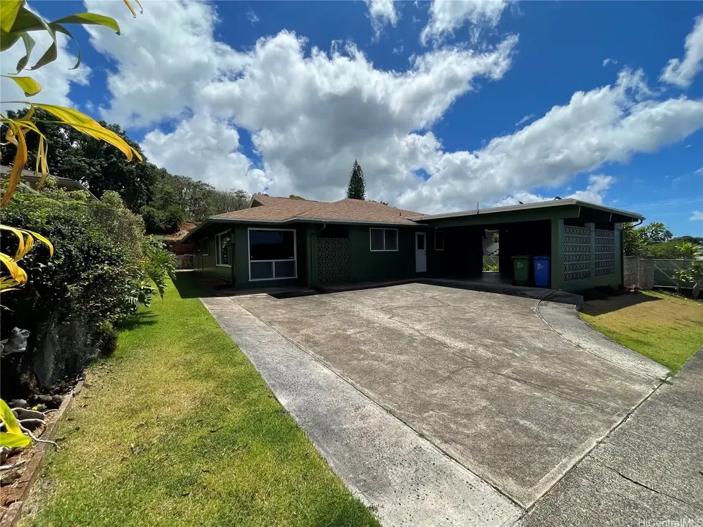 99-2 Kaamilo Street, Aiea