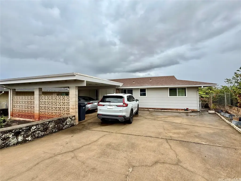 98-460 Puaapiki Street, Aiea