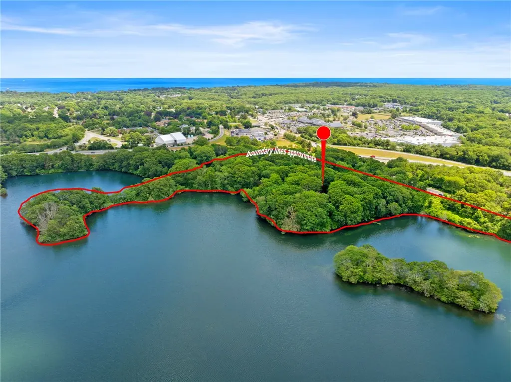 125 Woodruff Ave, Narragansett