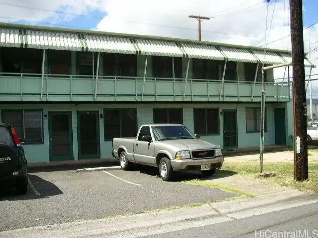 98-083 Kanuku Place # B, Aiea