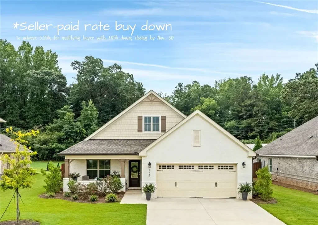 1627 Hidden Lakes Dr, Opelika