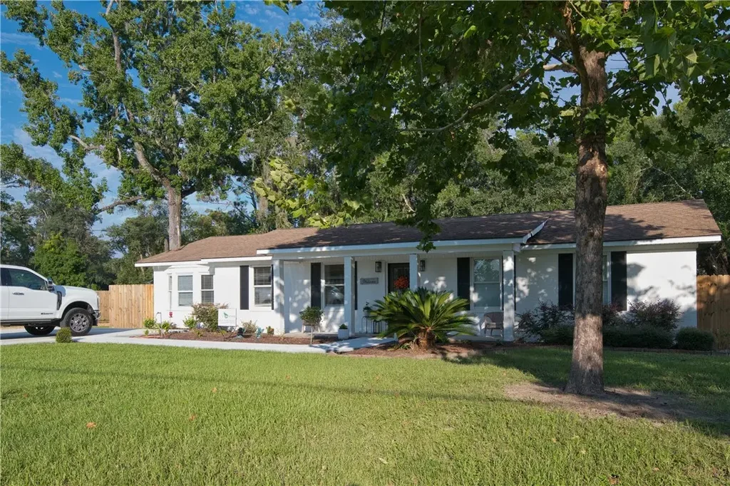 1015 Elbert Street, Darien