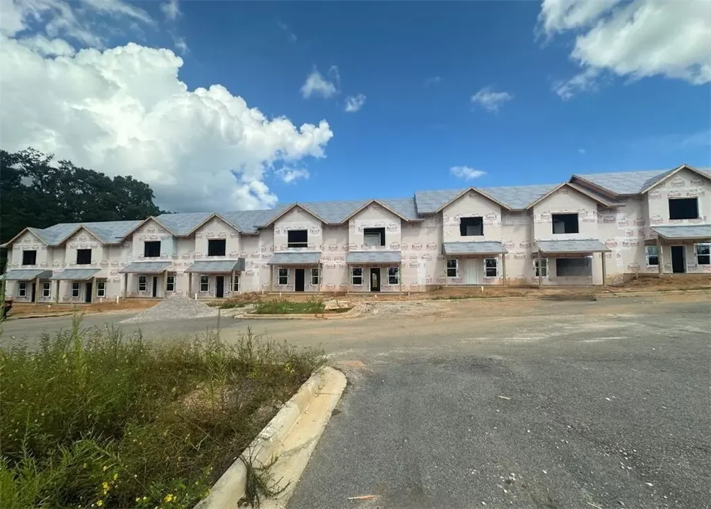 3260 Academy Dr 505, Opelika