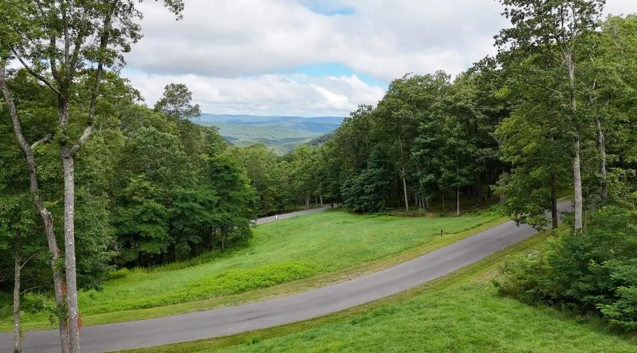 15 Delafield Rd, Hot Springs