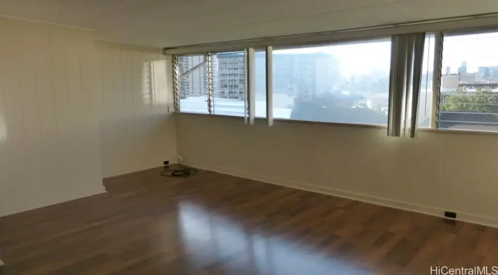 1571 Thurston Avenue, Honolulu