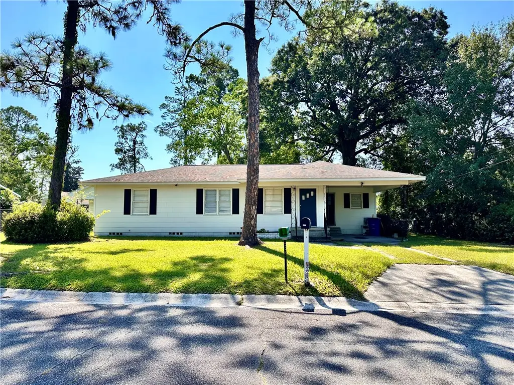 2202 Pioneer Street, Waycross