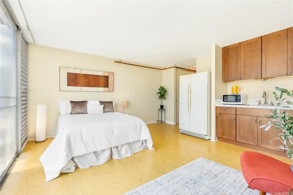 1650 Kanunu Street # 901, Honolulu